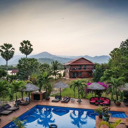 Villa Vedici Kampot Bagian luar foto