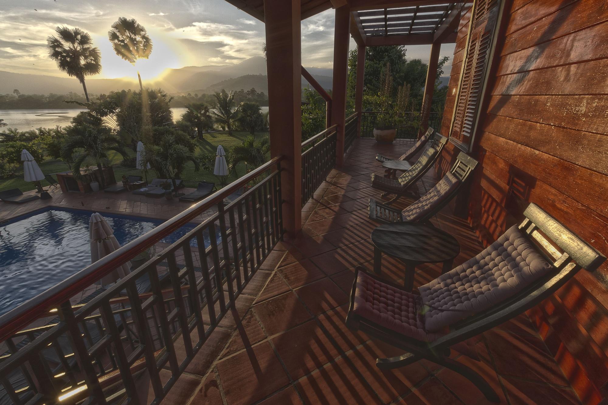 Villa Vedici Kampot Bagian luar foto
