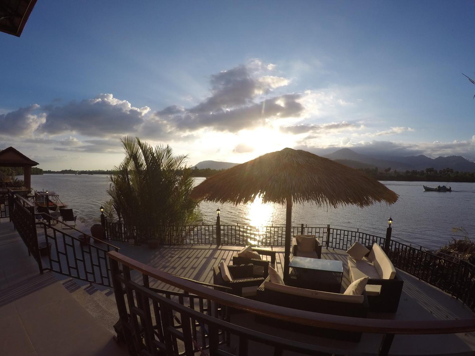 Villa Vedici Kampot Bagian luar foto