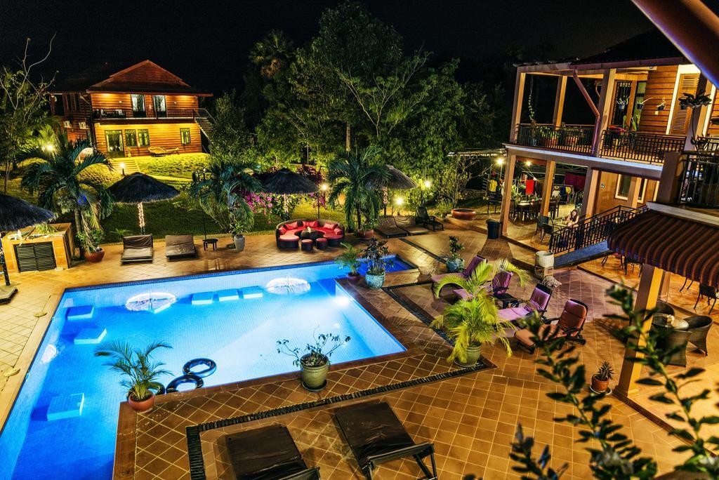 Villa Vedici Kampot Bagian luar foto